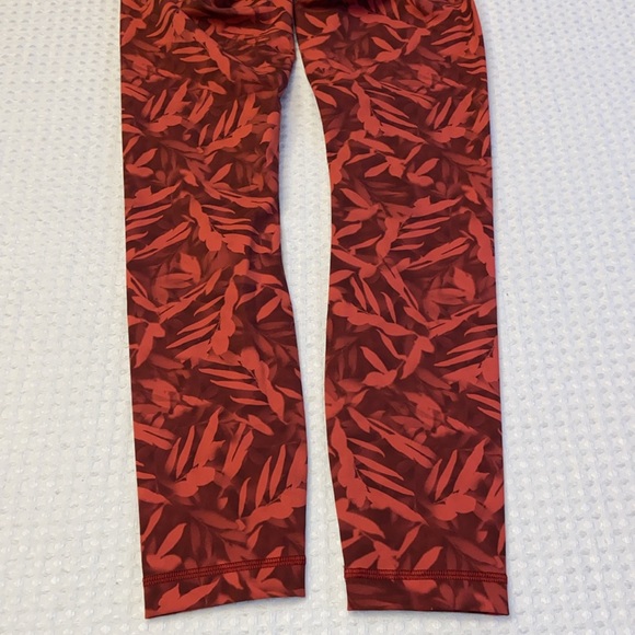 NEW! LULULEMON Size 4 WUNDER UNDER HR Tight 25” Rust Red Leaf Print - Picture 6 of 10